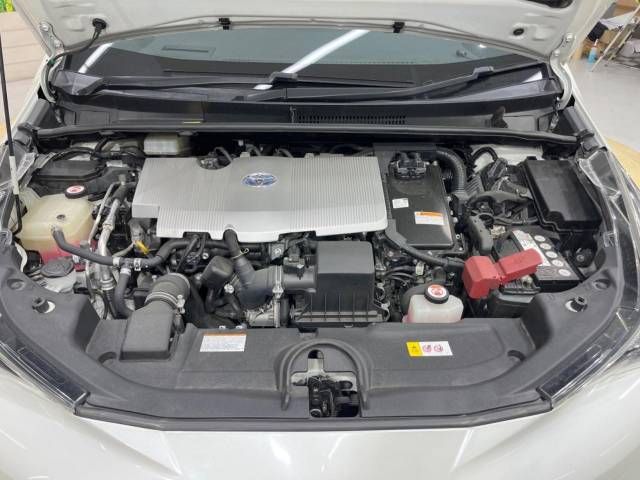 Toyota PRIUS 2017-01 12684-18