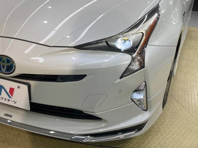 Toyota PRIUS 2017-01 12684-12