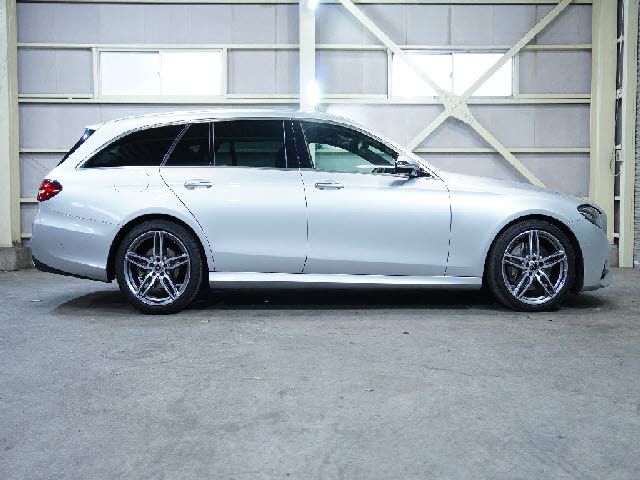 Mercedes Benz E-CLASS 2018-07 195419-11