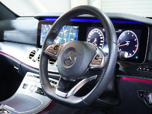 Mercedes Benz E-CLASS 2018-07 195419-5