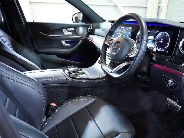Mercedes Benz E-CLASS 2018-07 195419-4