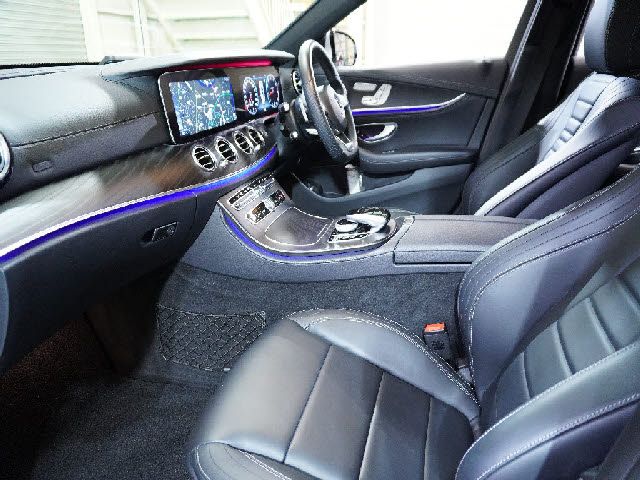 Mercedes Benz E-CLASS 2018-07 195419-3