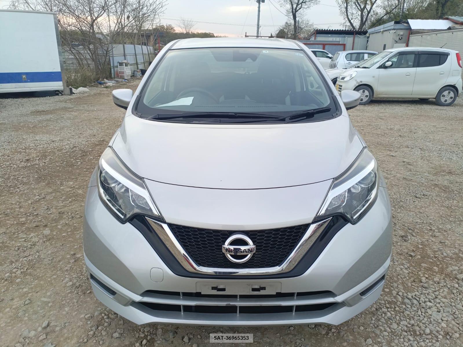 Nissan NOTE 2017-04 258154-4