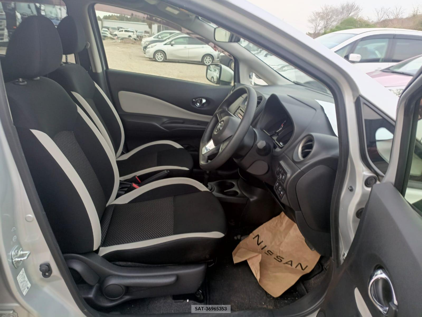Nissan NOTE 2017-04 258154-8