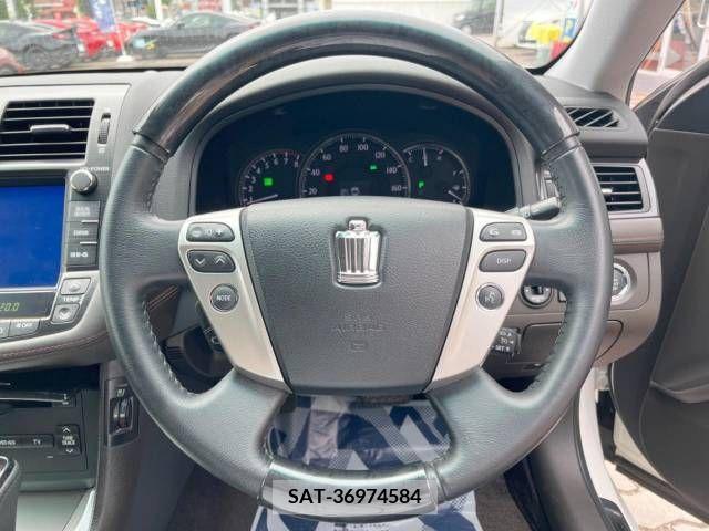 Toyota CROWN SEDAN 2010-06 325574-11