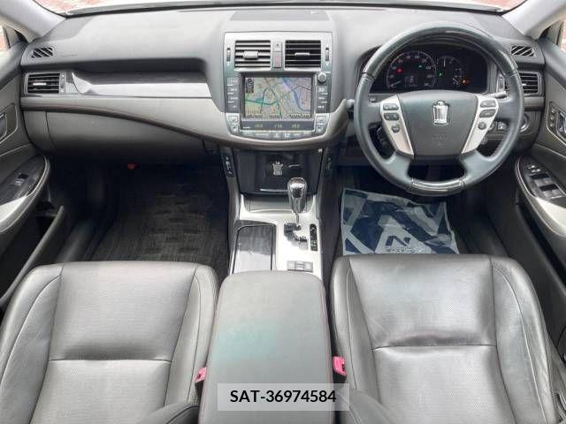 Toyota CROWN SEDAN 2010-06 325574-1