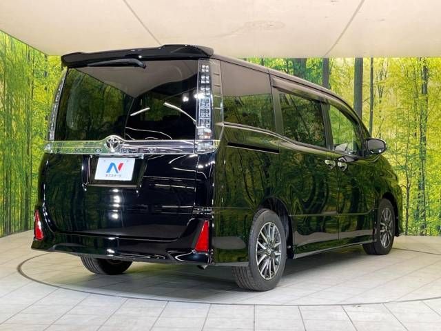 Toyota VOXY 2016-12 189945-16