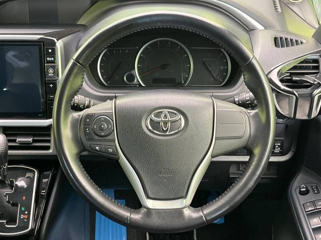 Toyota VOXY 2016-12 189945-12