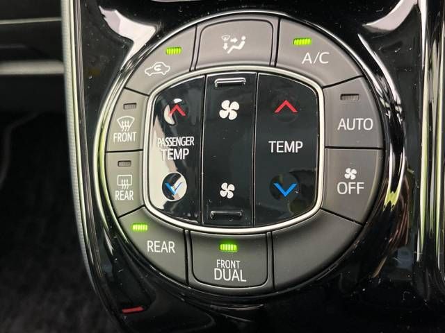 Toyota VOXY 2016-12 189945-7