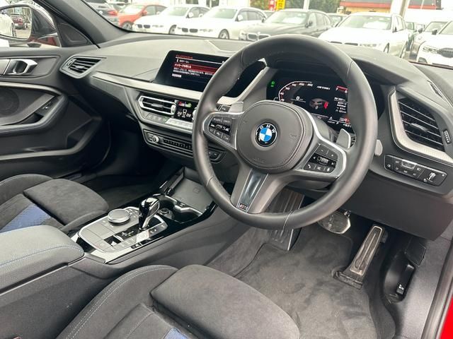 Bmw 1 SERIES 2023-05 21595-1