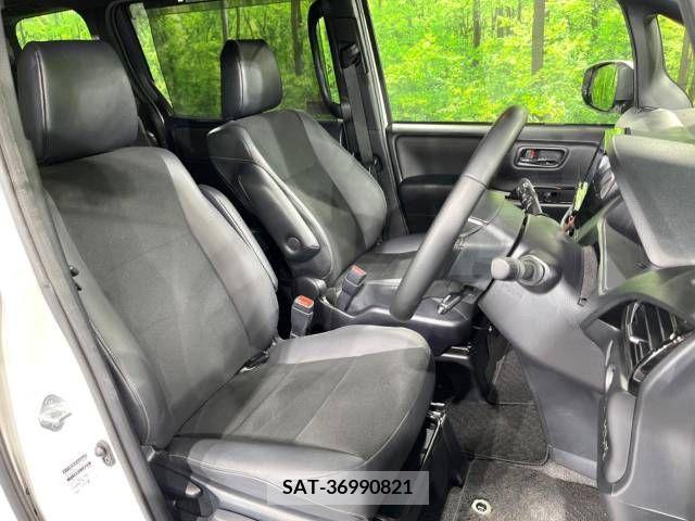 Toyota NOAH 2019-07 321639-8