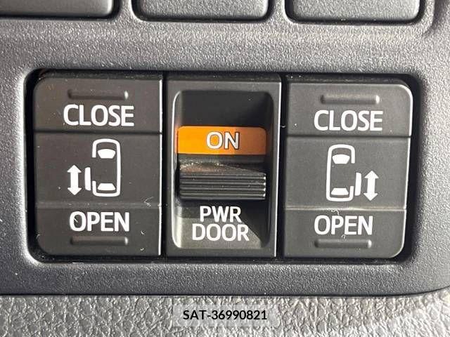 Toyota NOAH 2019-07 321639-5