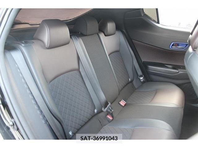 Toyota C-HR 2017-09 357865-15