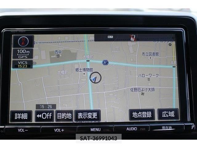Toyota C-HR 2017-09 357865-1