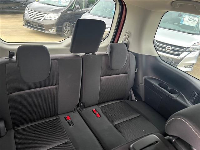 Nissan SERENA 2018-05 8384-4