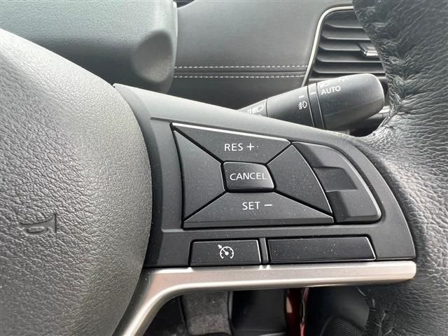 Nissan SERENA 2018-05 8384-26