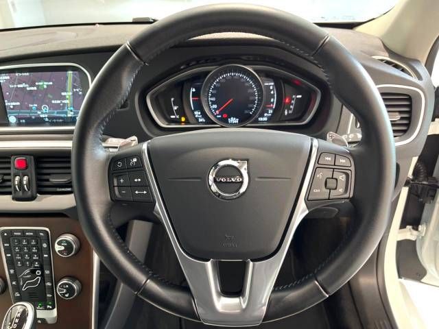 Volvo V40 2016-12 188606-11