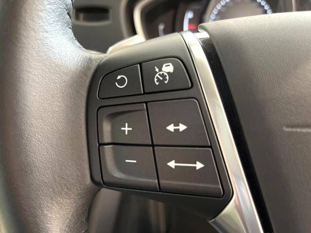 Volvo V40 2016-12 188606-10
