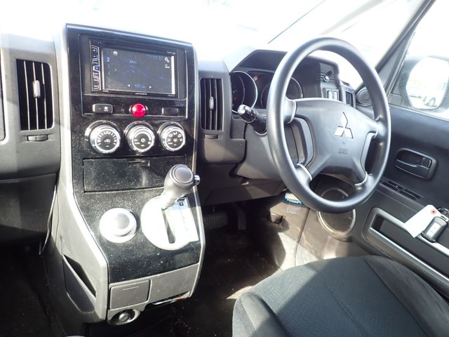 Mitsubishi DELICA D5 2014-11 194927-1