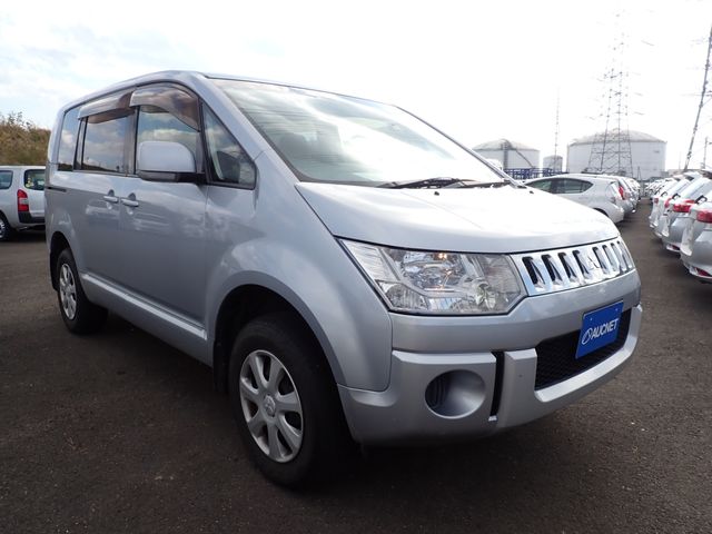 Mitsubishi DELICA D5 2014-11 194927-0