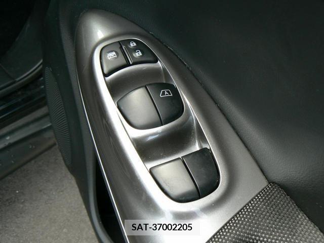 Nissan JUKE 2012-01 225181-13
