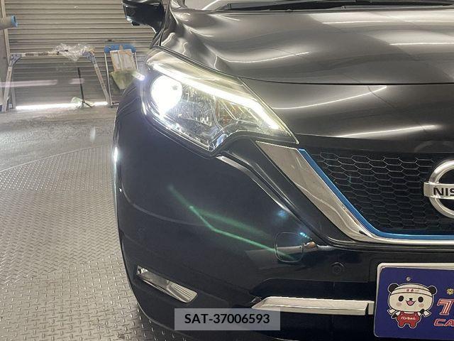 Nissan NOTE 2018-10 349858-8