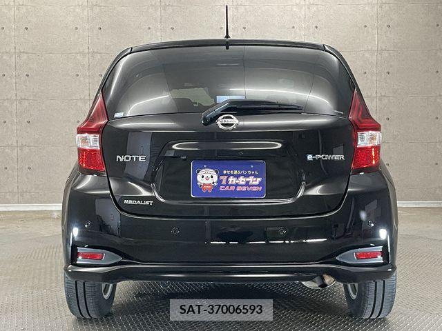 Nissan NOTE 2018-10 349858-6