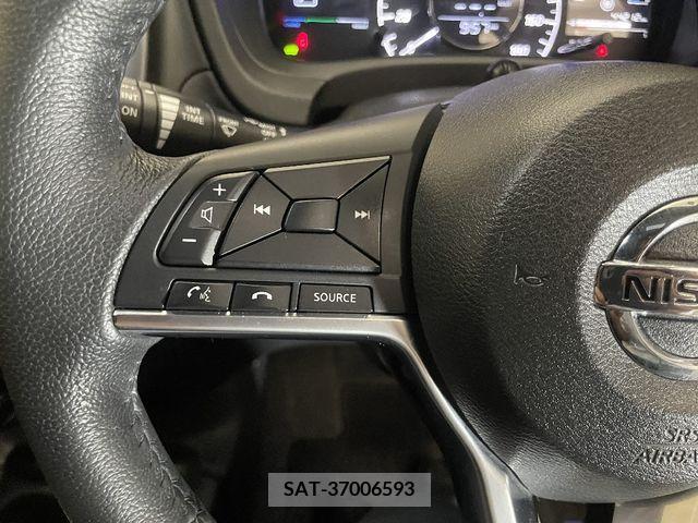 Nissan NOTE 2018-10 349858-15