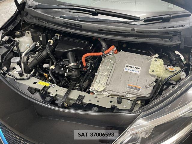 Nissan NOTE 2018-10 349858-24