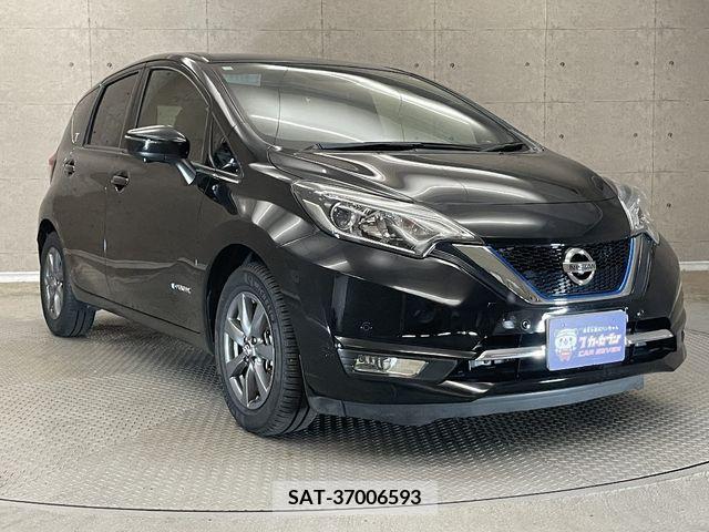 Nissan NOTE 2018-10 349858-4