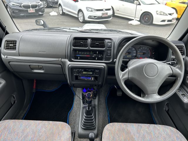 Suzuki JIMNY 1999-11 22435-8