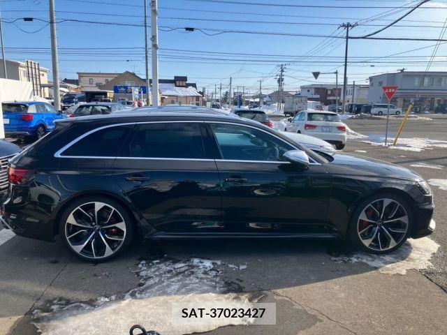 Audi RS4 2019-05 231841-4
