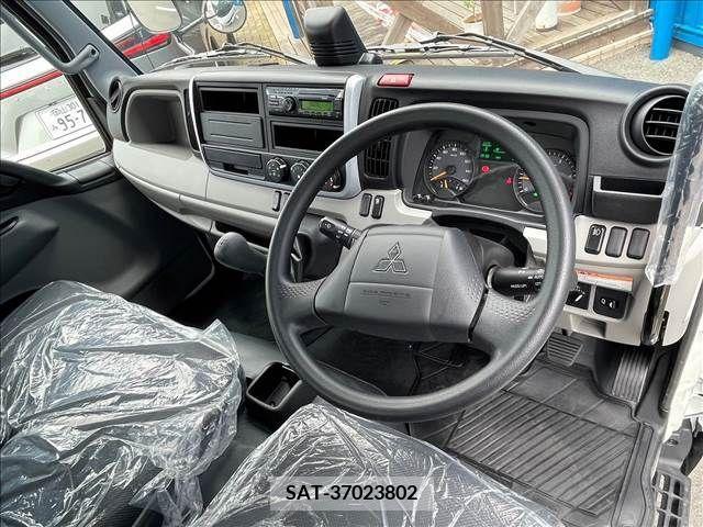 Mitsubishi CANTER 2024-03 263884-0