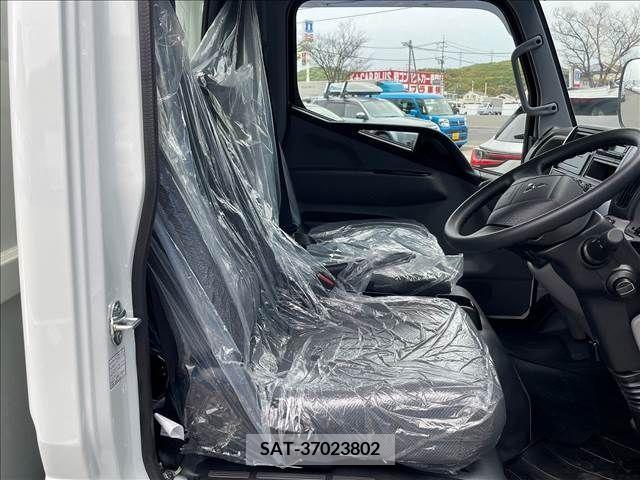 Mitsubishi CANTER 2024-03 263884-2