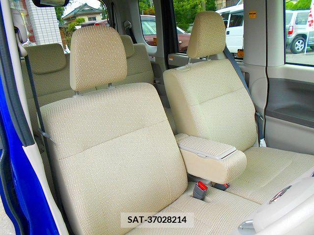 Daihatsu TANTO 2015-12 325795-9