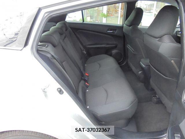 Toyota PRIUS 2019-03 384157-11