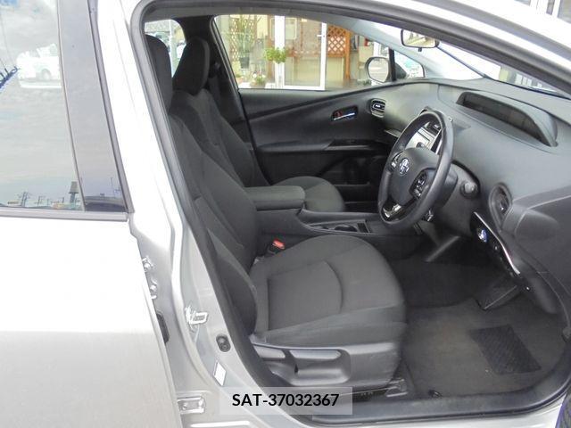 Toyota PRIUS 2019-03 384157-10