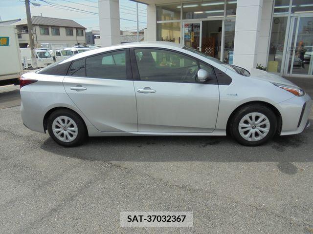 Toyota PRIUS 2019-03 384157-9