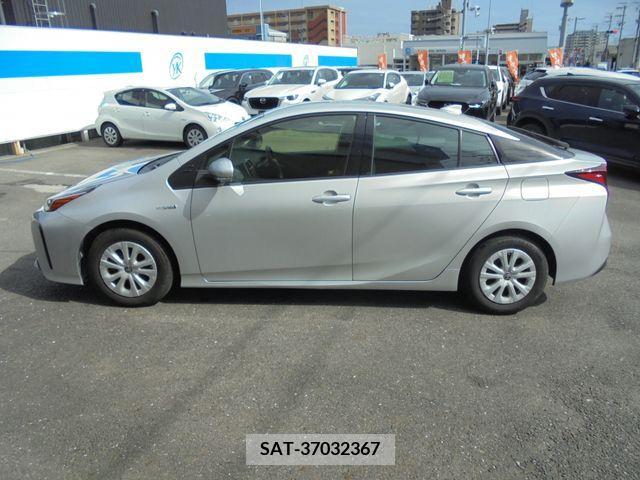Toyota PRIUS 2019-03 384157-8