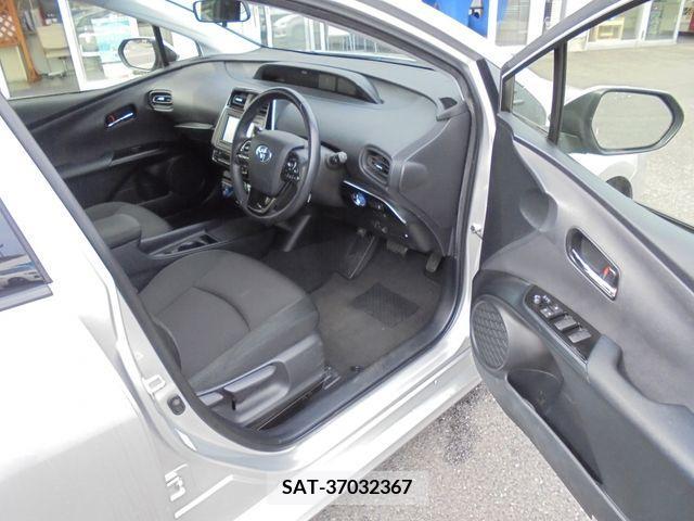 Toyota PRIUS 2019-03 384157-1