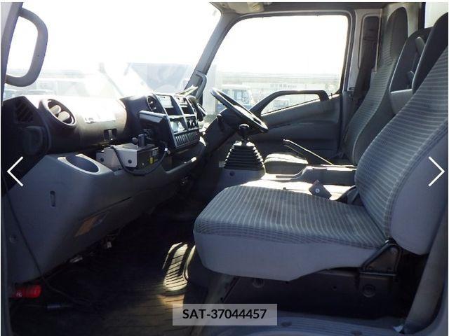 Hino DUTRO 2013-09 379572-6