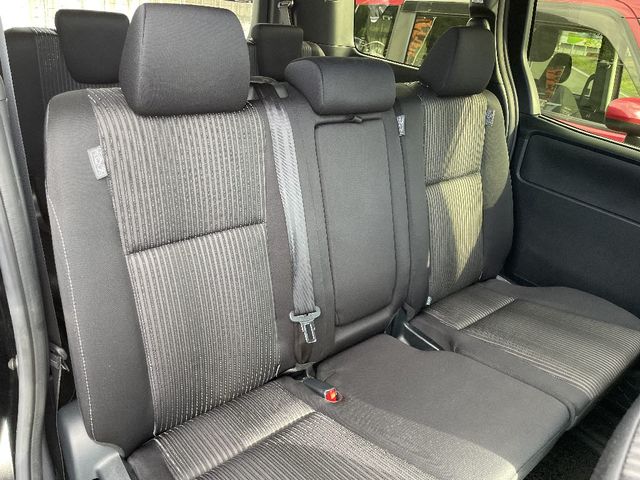 Toyota VOXY 2018-09 16869-6