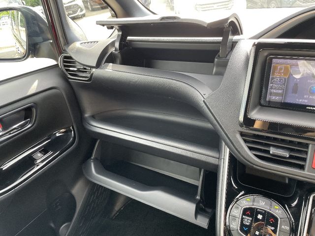 Toyota VOXY 2018-09 16869-18
