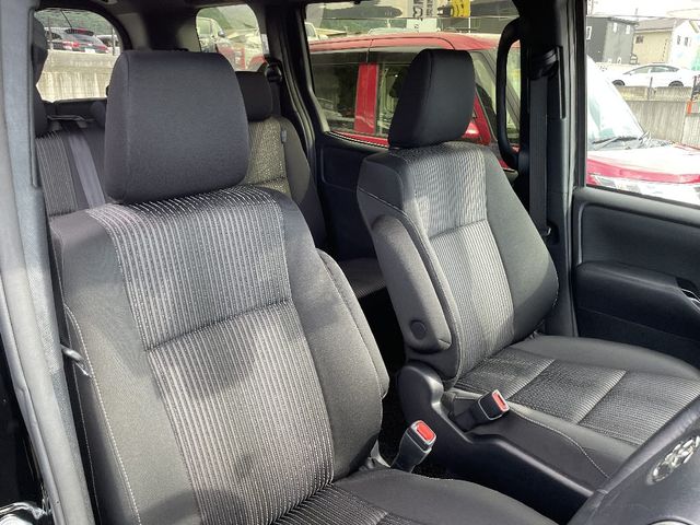 Toyota VOXY 2018-09 16869-4