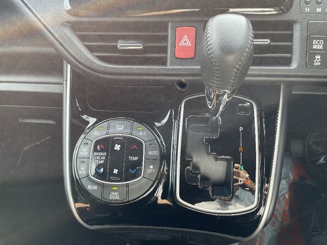 Toyota VOXY 2018-09 16869-13