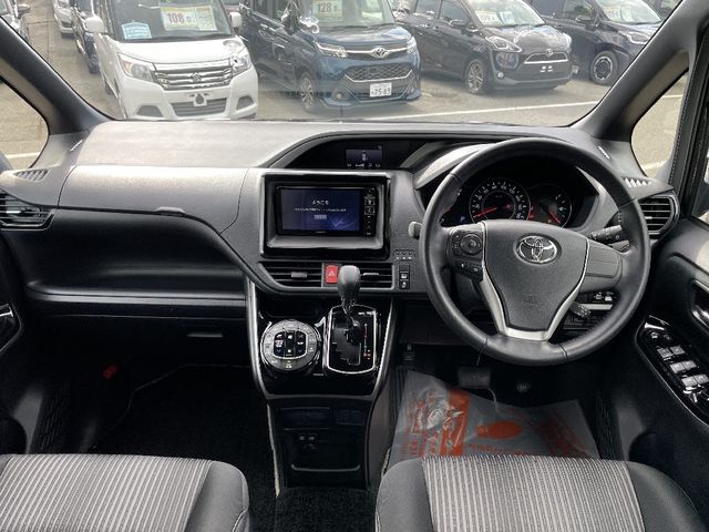 Toyota VOXY 2018-09 16869-3