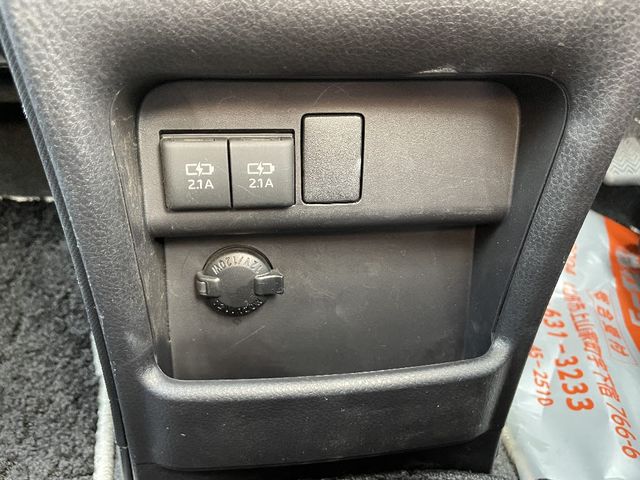 Toyota VOXY 2018-09 16869-17