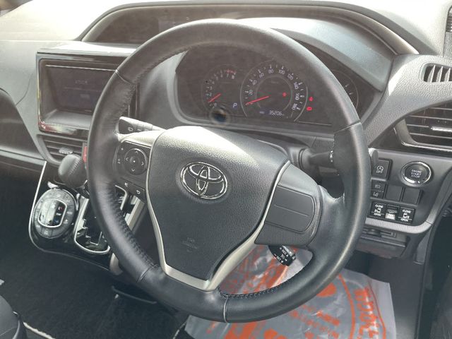 Toyota VOXY 2018-09 16869-8