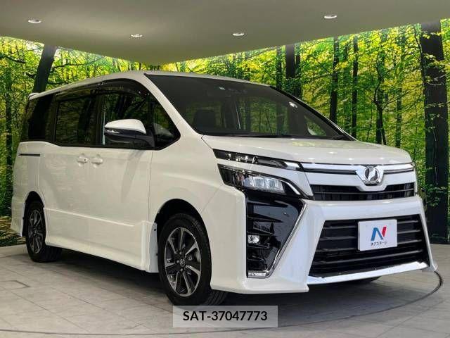 Toyota VOXY 2018-05 321541-17