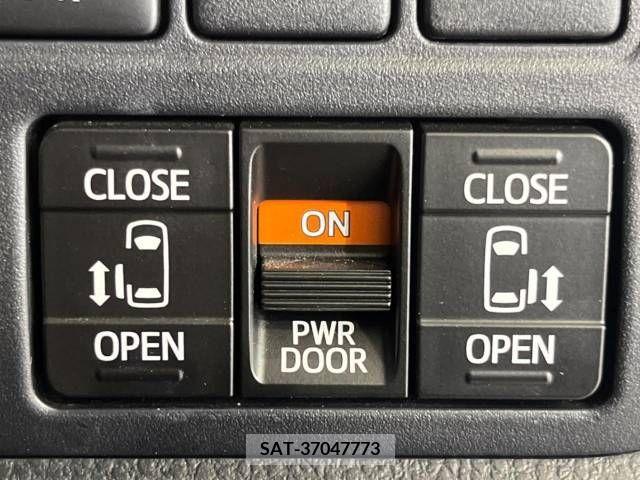 Toyota VOXY 2018-05 321541-6